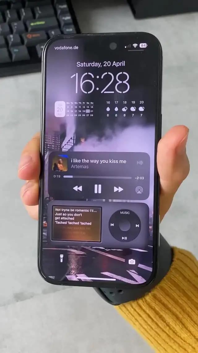 Handy is a FREE and personalized APP various Theme,  Weather, Photo, Clock to pick any widget