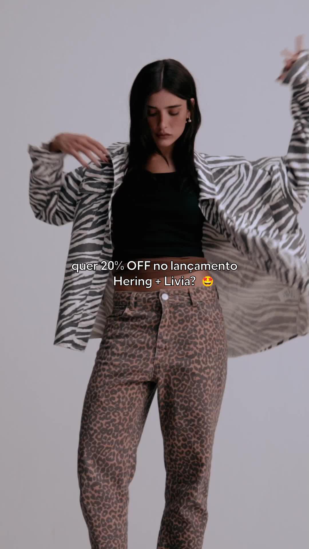 Aproveite e baixe o App da Hering para garantir os looks desejo da temporada antes que acabem!