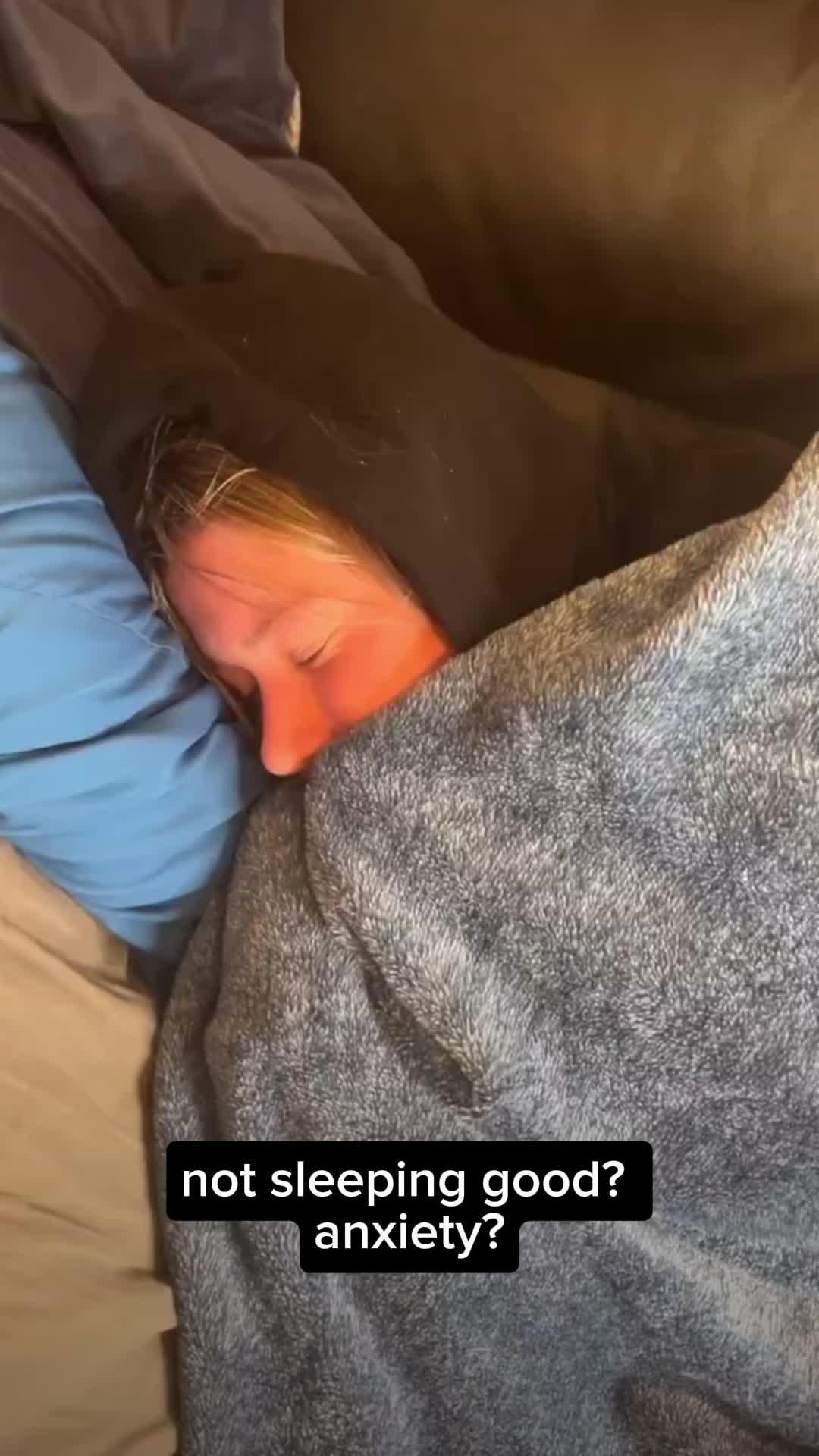 𝓬𝓪𝓵𝓶 - 𝒶𝒹𝒿𝑒𝒸𝓉𝒾𝓋𝑒: Not feeling nervousness, anxiety, or other strong emotions.