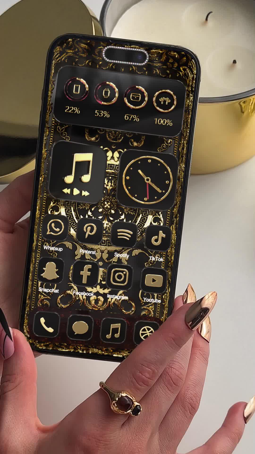 Set exclusive widgets & themes for your iPhone!