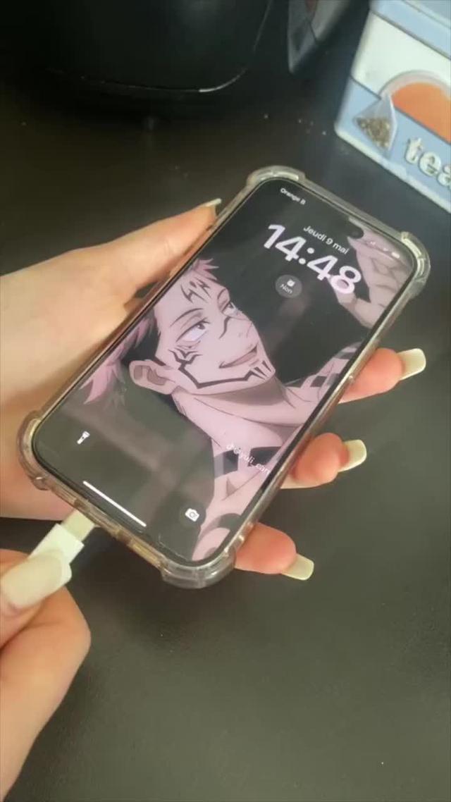 Try this wallpaper for your Phone!