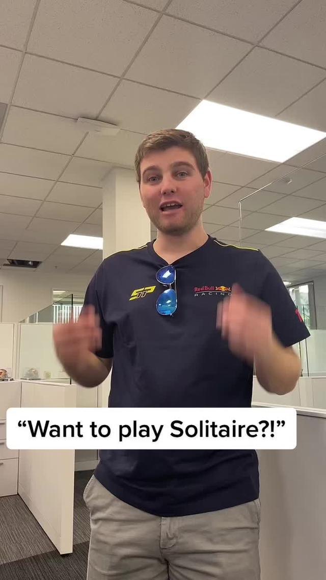 Play 👹👹 solitaire 👹👹 rn 👹👹 #mobilityware #fyp #foryoupage #appdeveloper #mobilegaming #fakebody #viral #gaming #cardgames #queen #thequeen #office #internship 