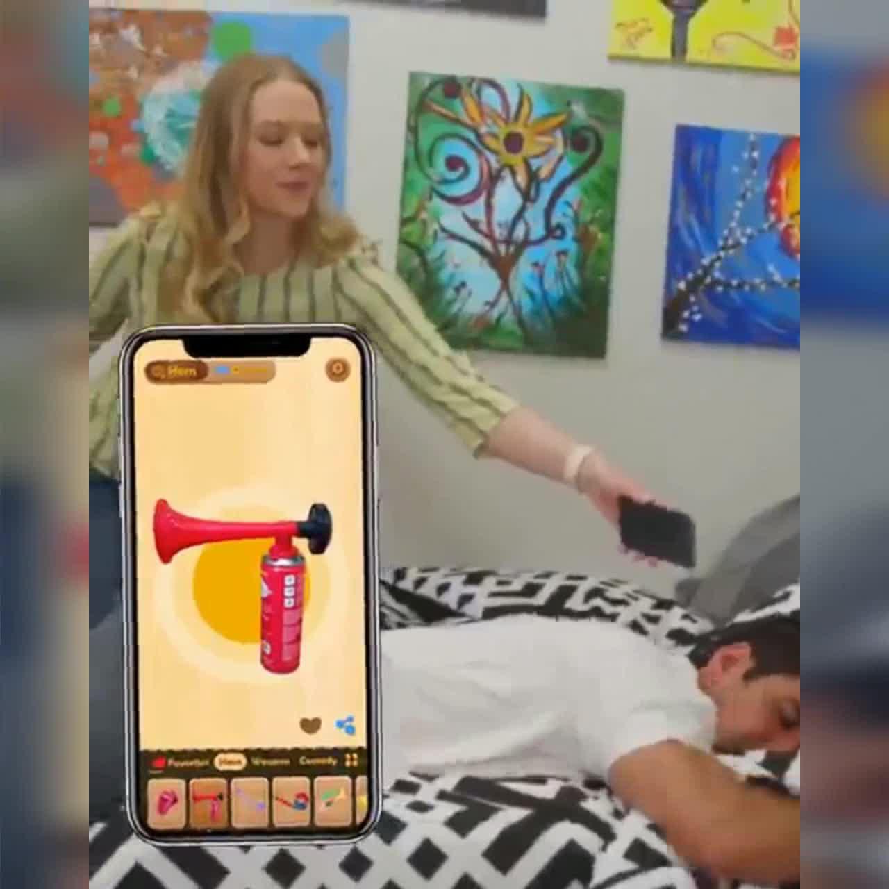 Troll your friend with 500+ prank sound effect for free!