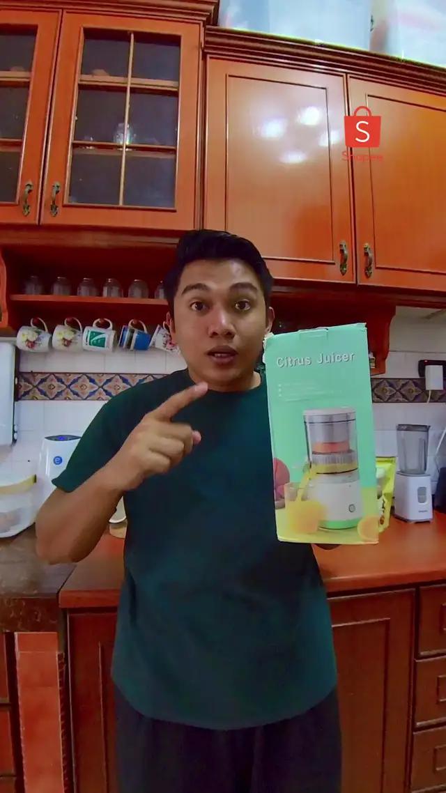 Produk ShopeeCheck yang viral boleh dibeli di Shopee. Murah je, beli sekarang.