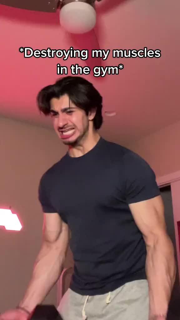 Muscle gain issues? Get stronger, faster with AI!