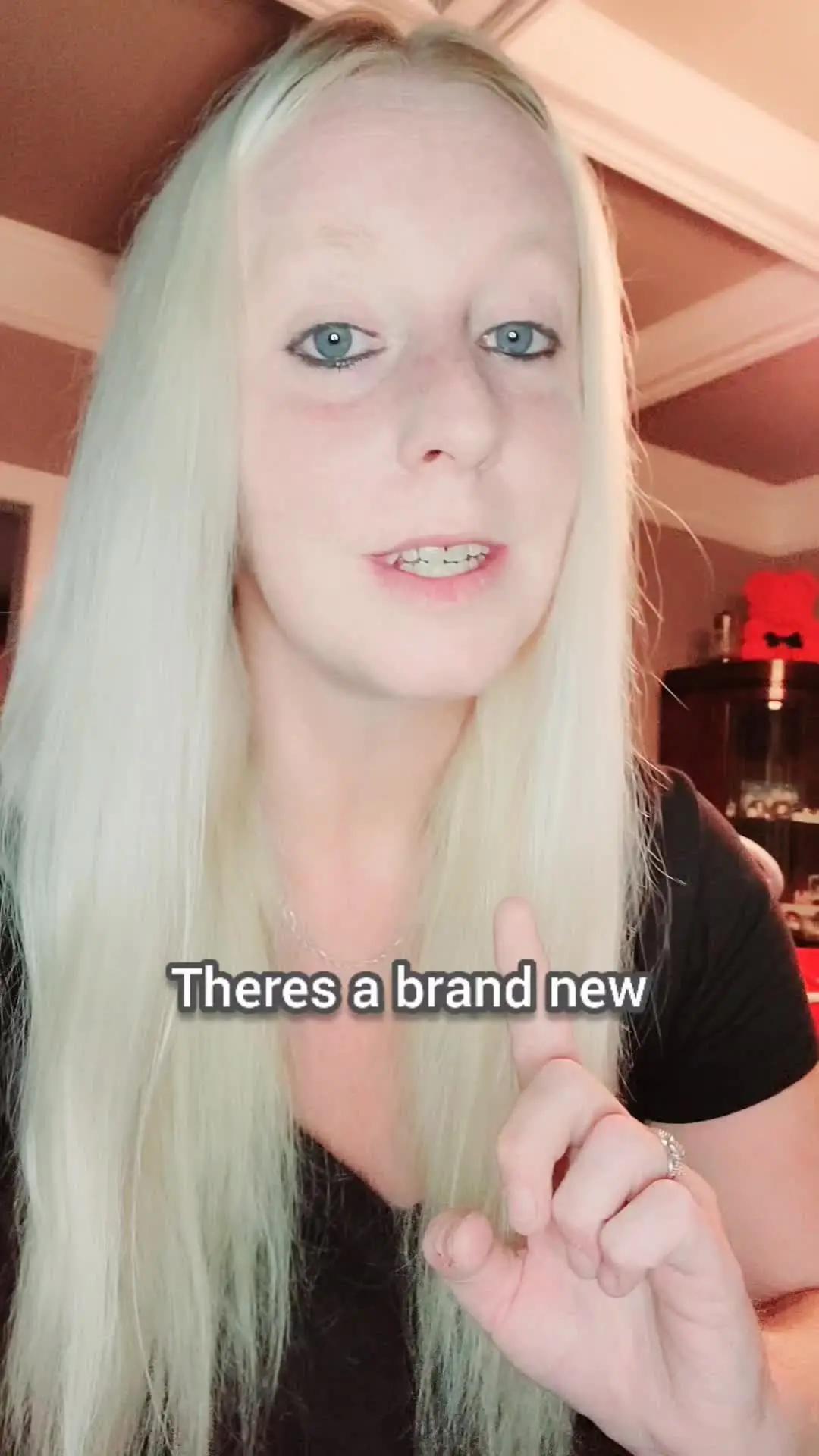 Chat with the locals now on Playsee!