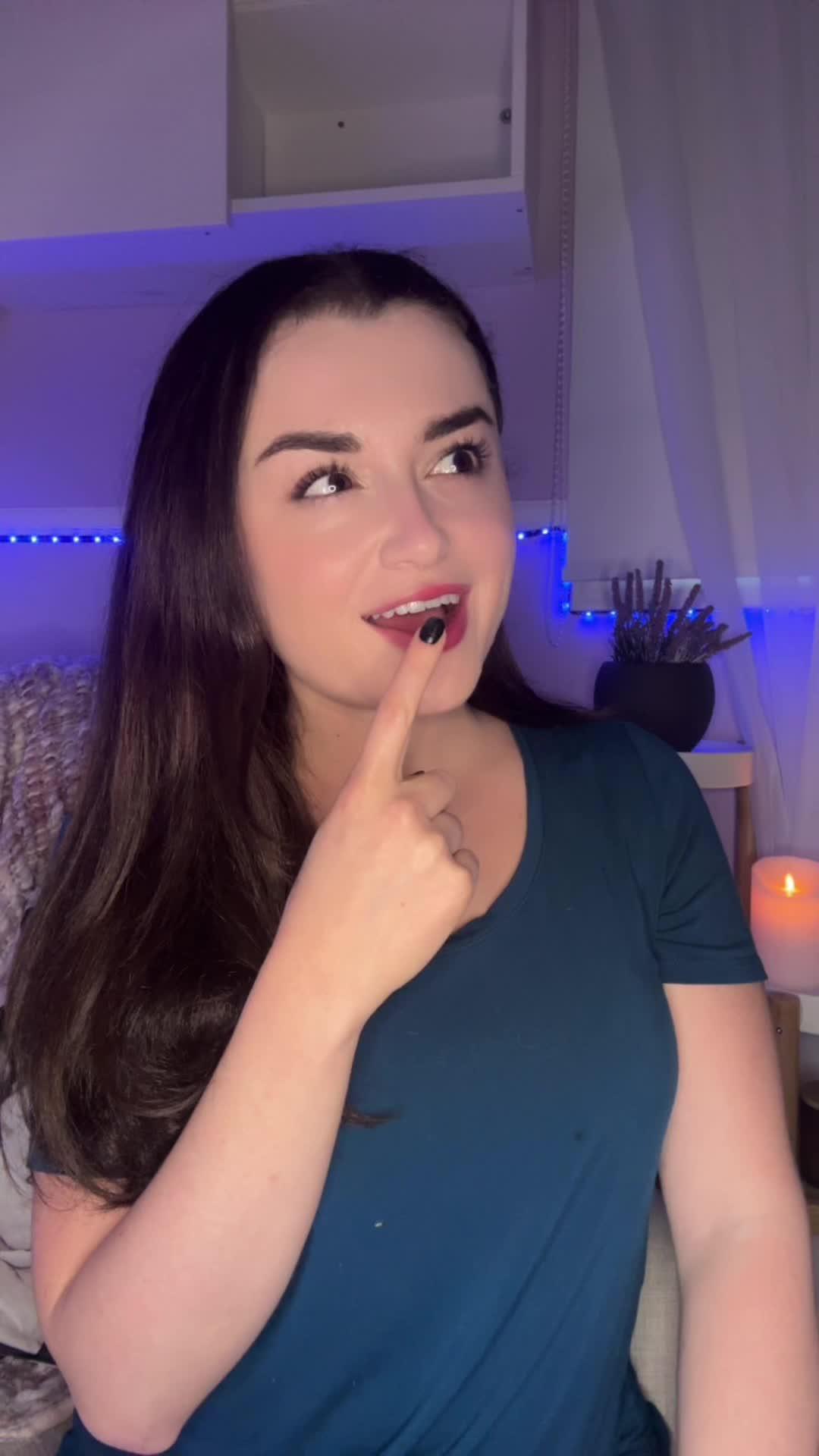 Looking for a music or piano tapping game?🎹 You should try Lyrics Star! ⭐️You can immerse yourself in the addictive thrill of piano gameplay fused with the challenge of lyrical prowess. Download it in the App Store or google play today!