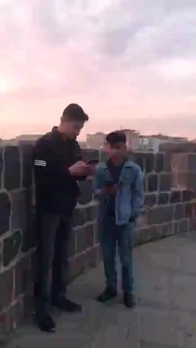 3 dakikada yeni arkadaşlar edin