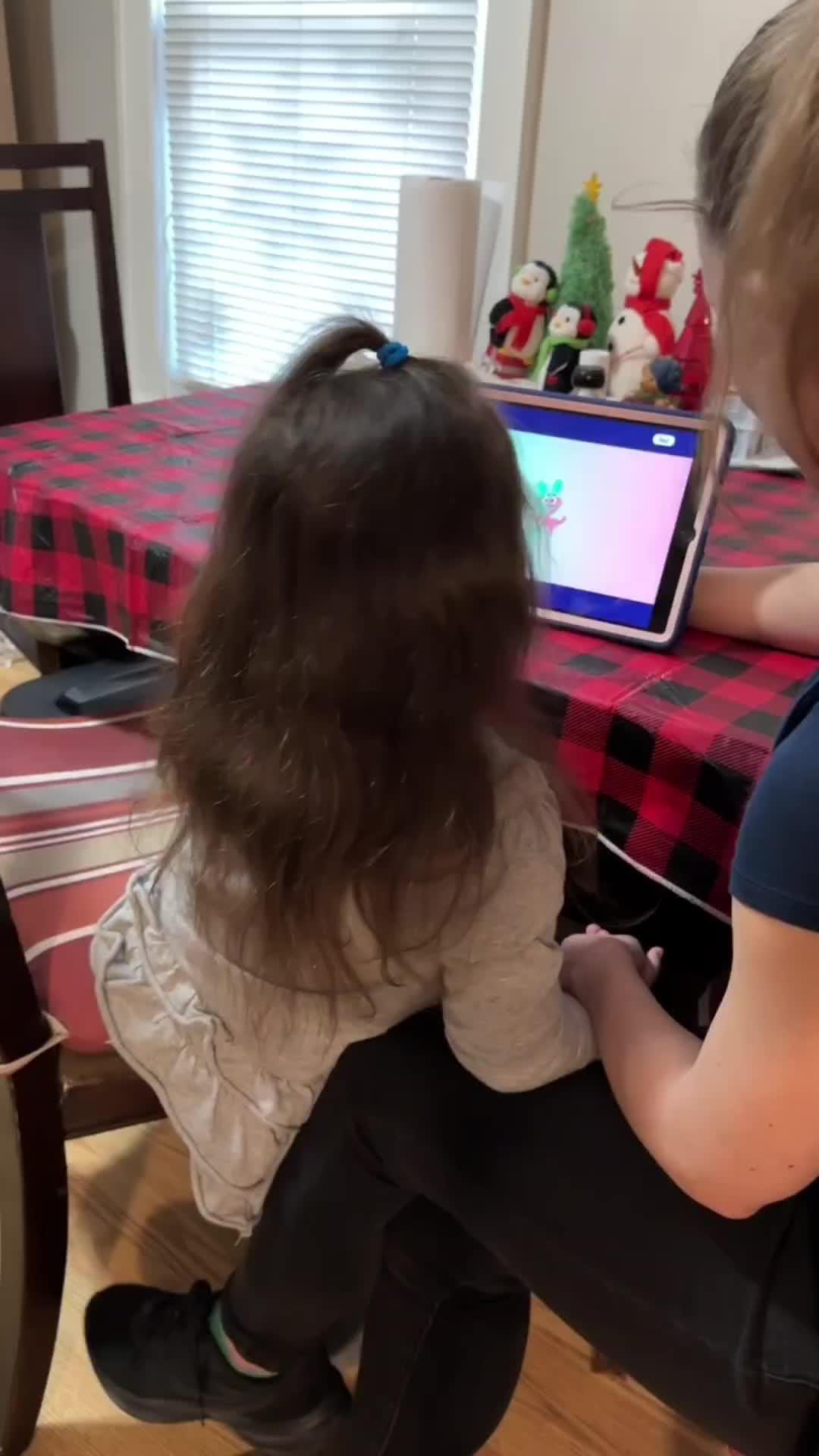 Parenting hack: reading lessons with ZERO frustration. Teach them how to read this summer!