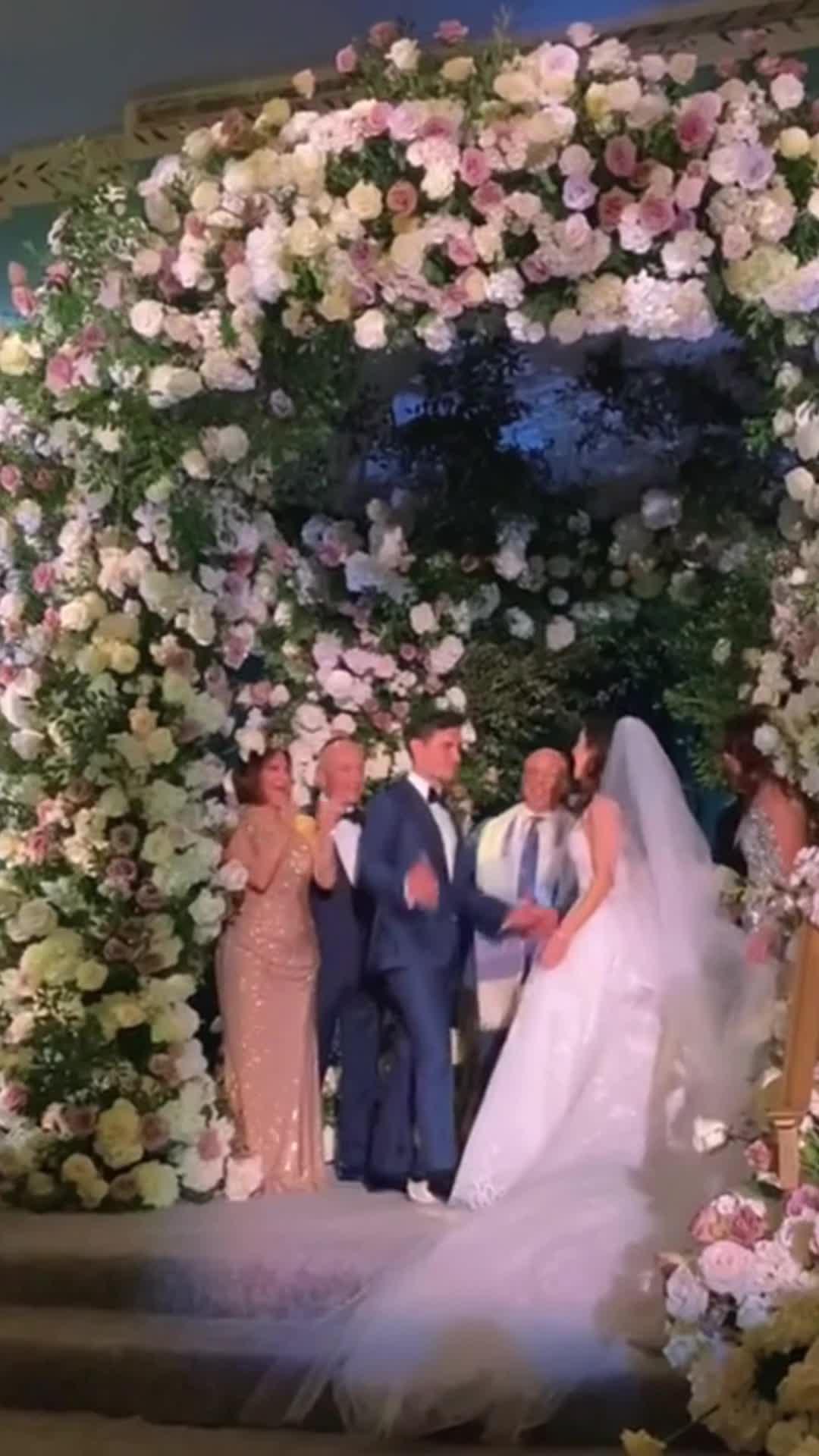 Plan the wedding of the year!