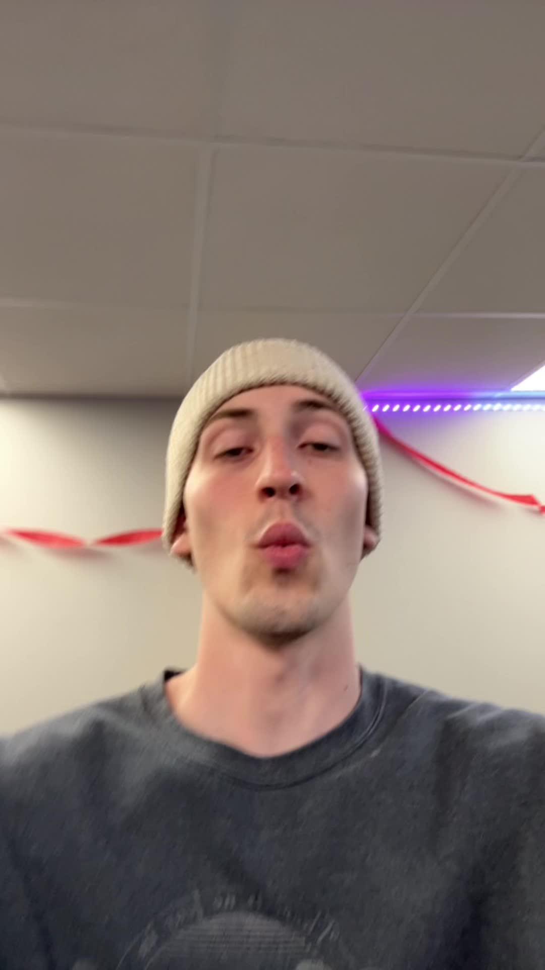 This app is a life saver and will never bit be useful! 😱🤯 #fyp #languagelearning #languagebarrier #hispanic #apps #friends