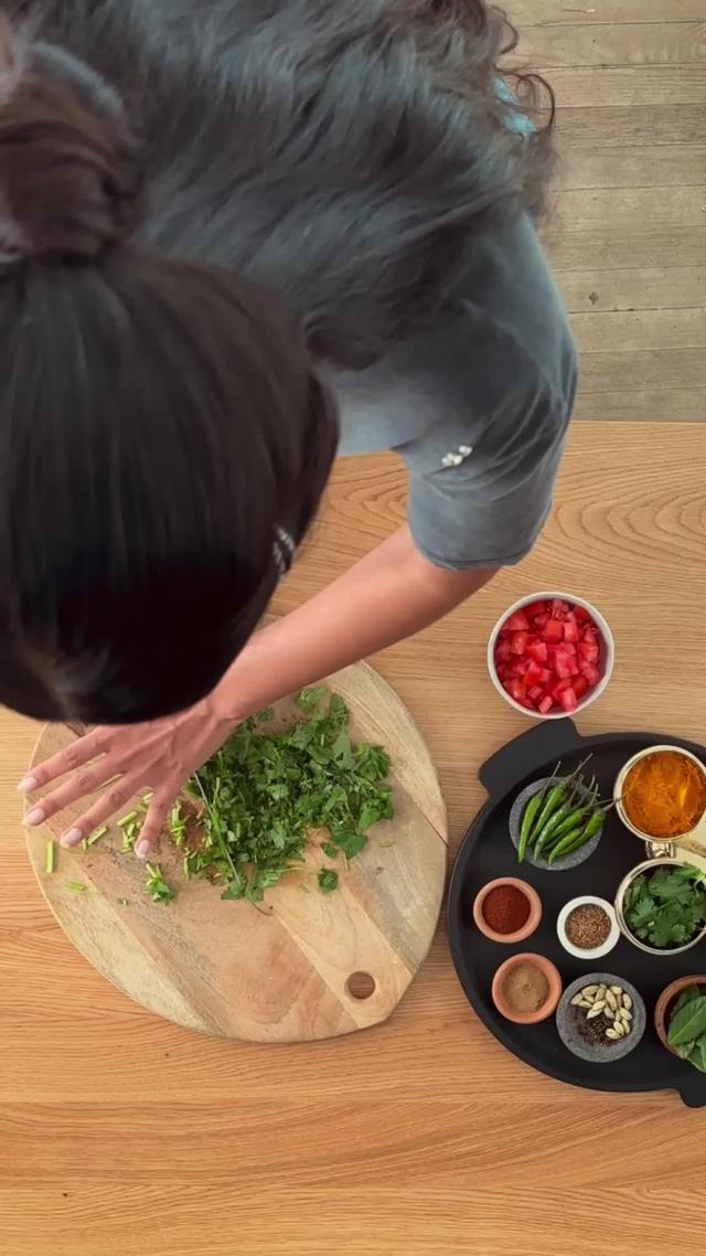 Slow your scroll. Take a minute to learn something new on Facebook.