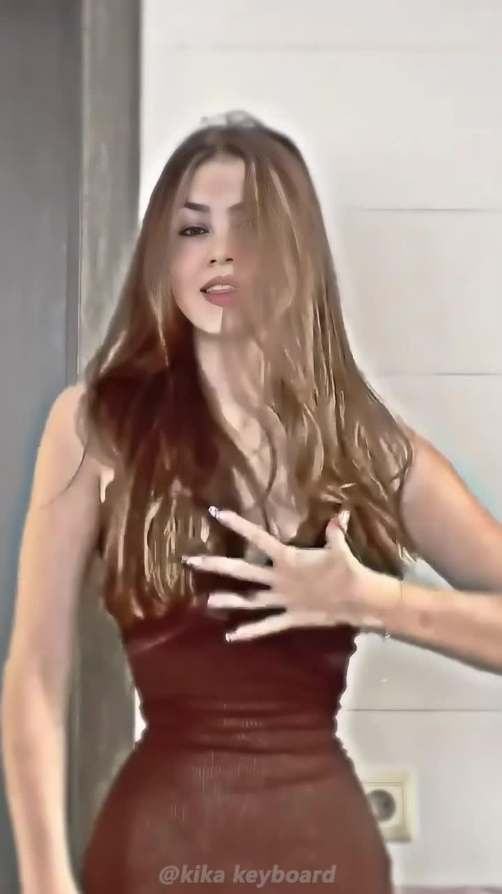 Kika AI keyboard helps you socialize easily