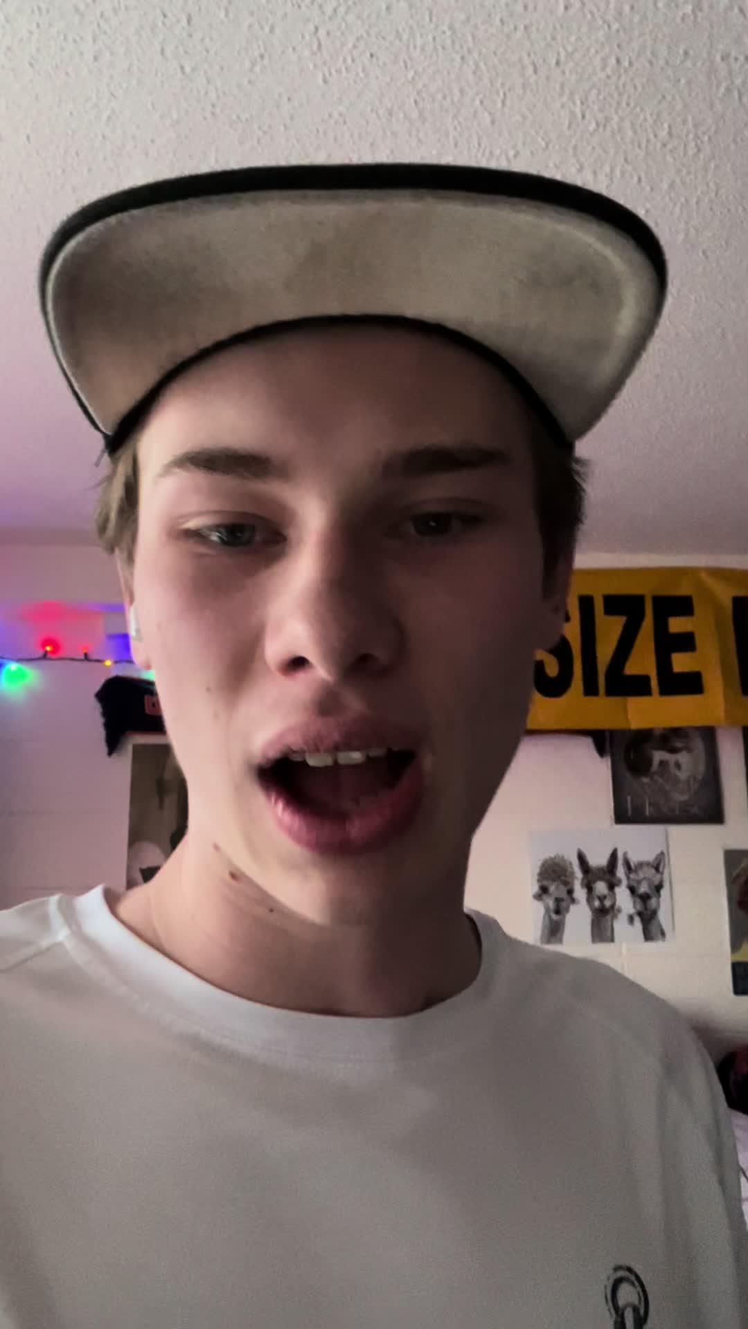 Set exclusive  keyboard& themes for your Phone!