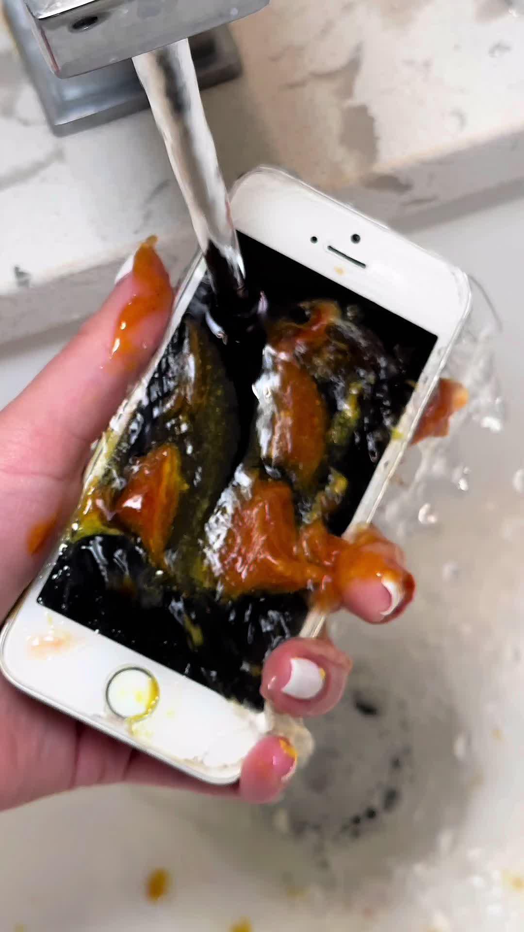 Free up iPhone storage in seconds with Cleanup!