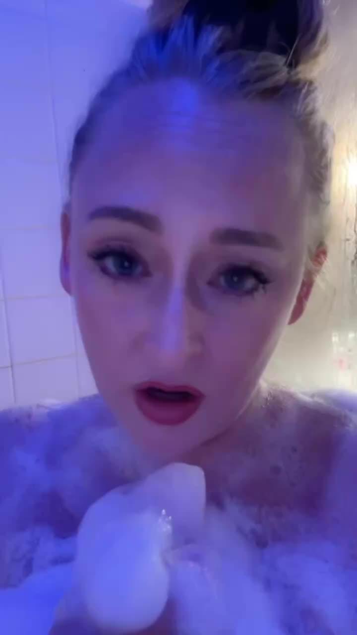 YOU choose what happens next!YOU determine how this love story goes!