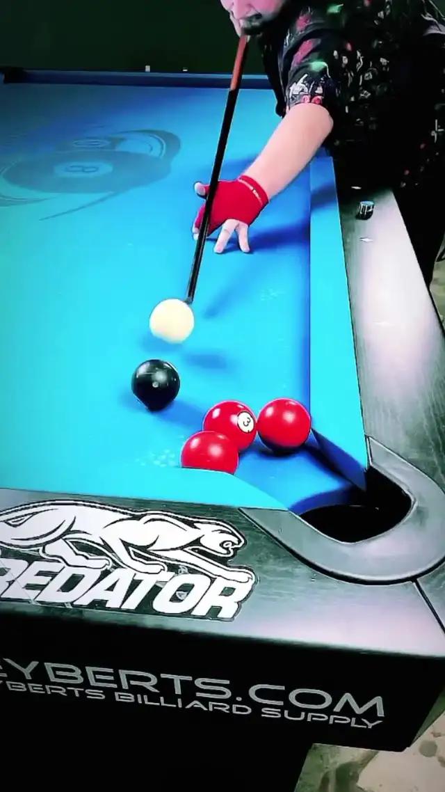 هل يوجد أحد للعب معا؟