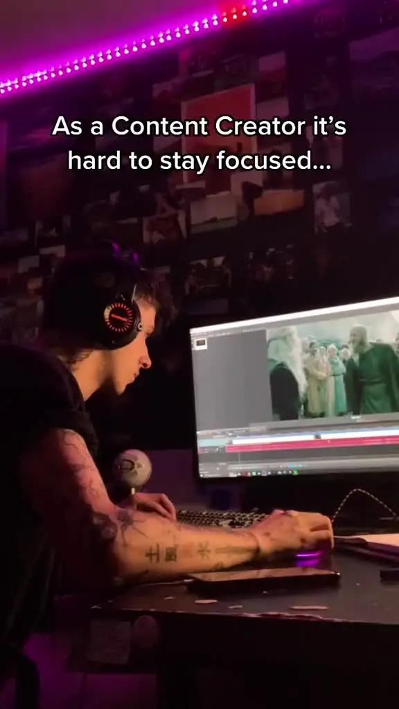 Download the HOLD app now! 