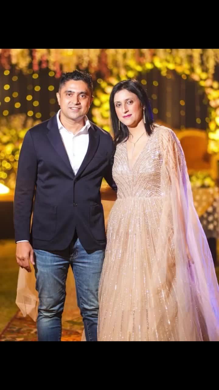 Just a touch to make the people in your photos dance!