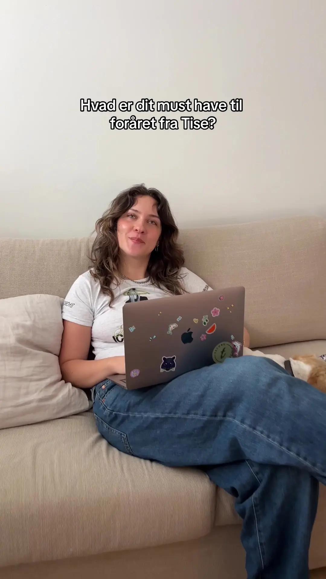 Kontorets must haves til foråret 🌱 #secondhandfashion #copenhagenstyle #officefashion 