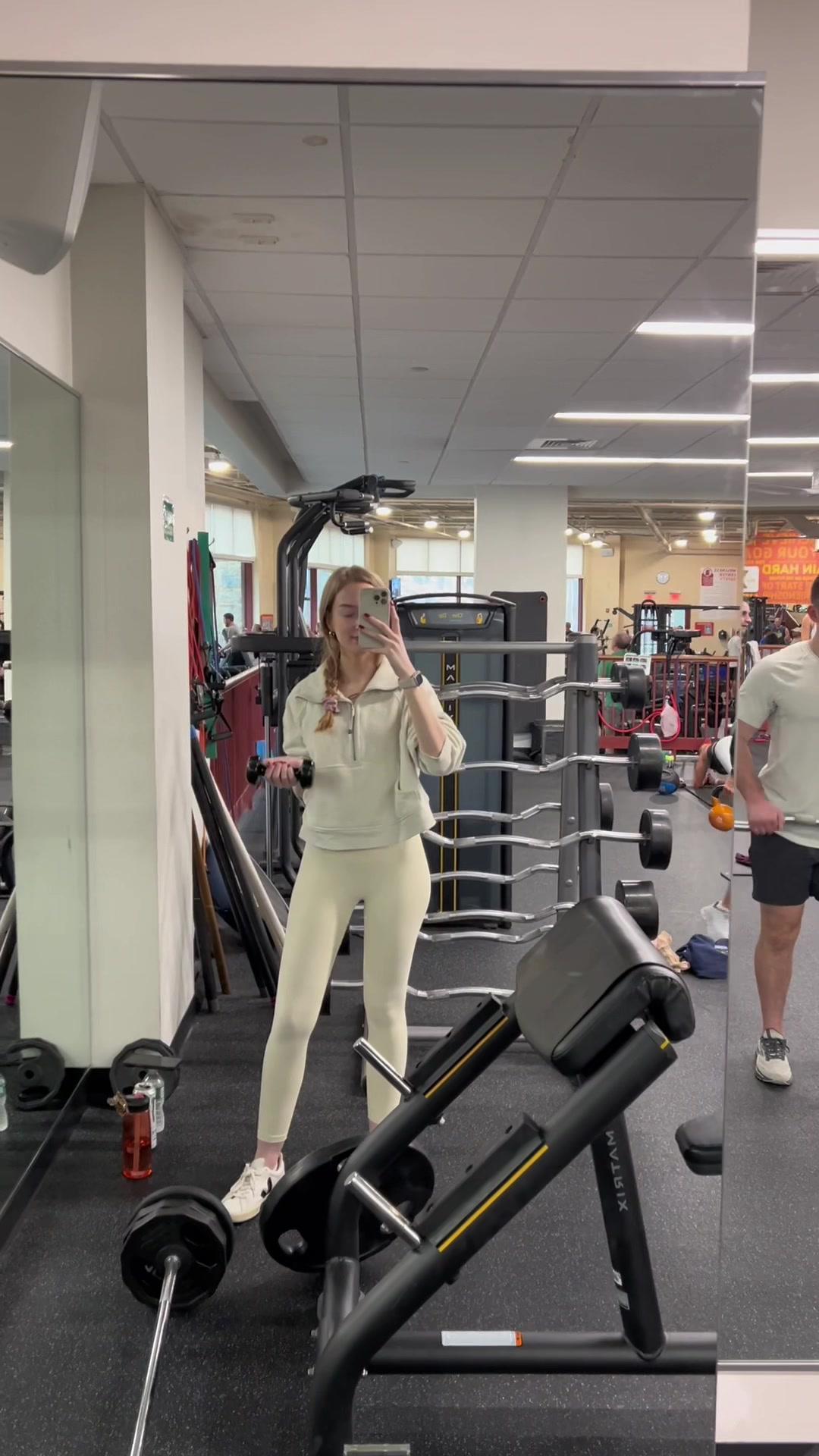 getting an early start on my new year’s resolutions with the train fitness workout tracker🏋🏼‍♀️#gymtok #trainfitness #applewatch #applewatchfitness #gymhack #fitness