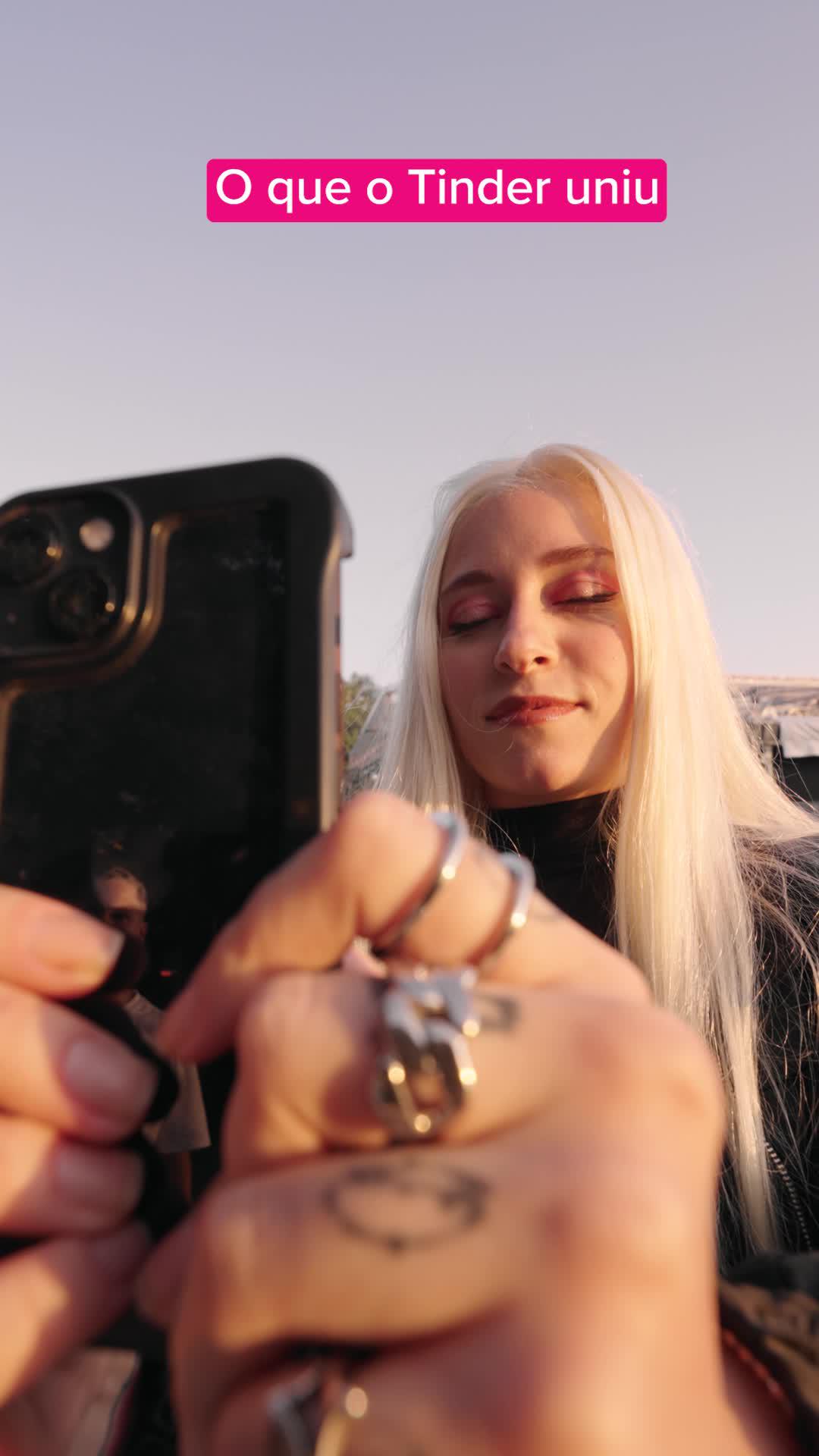 Com o Tinder é assim: Tudo Começa Com Um match