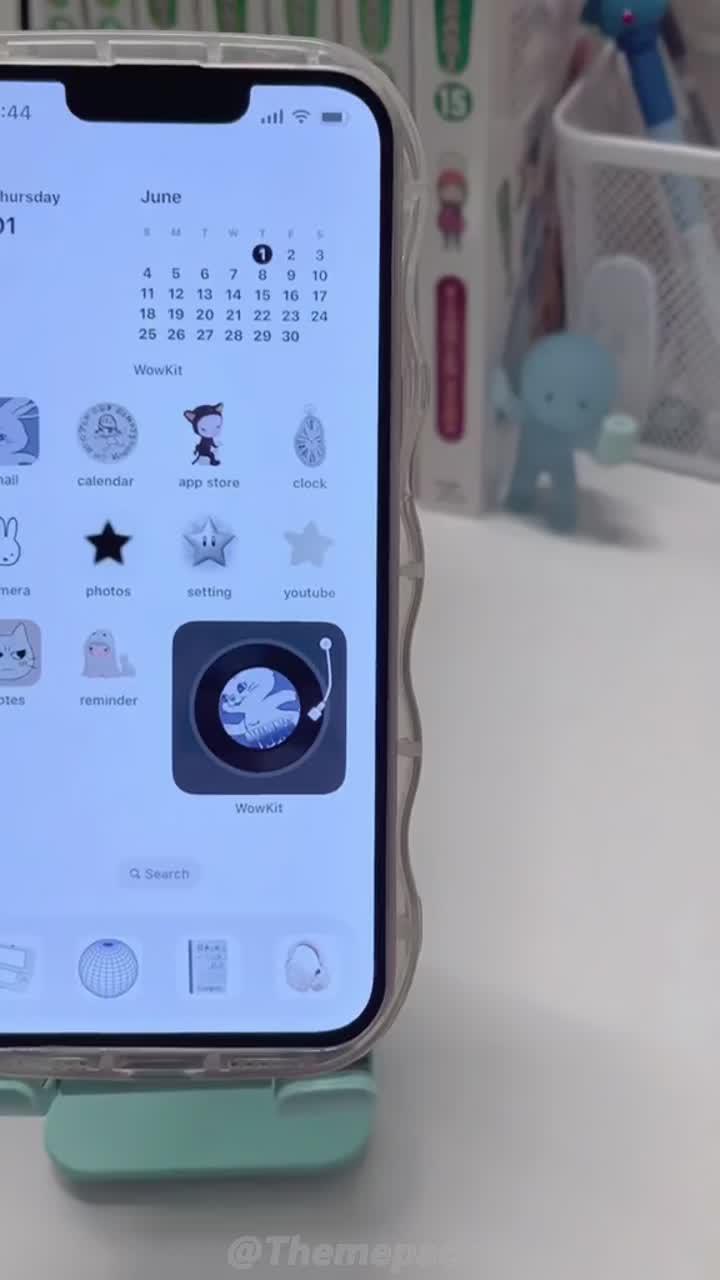 Set exclusive widgets & themes for your Phone!