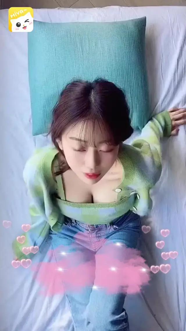 正妹主動色色，限制級話題深夜聊爆，趕緊圍觀