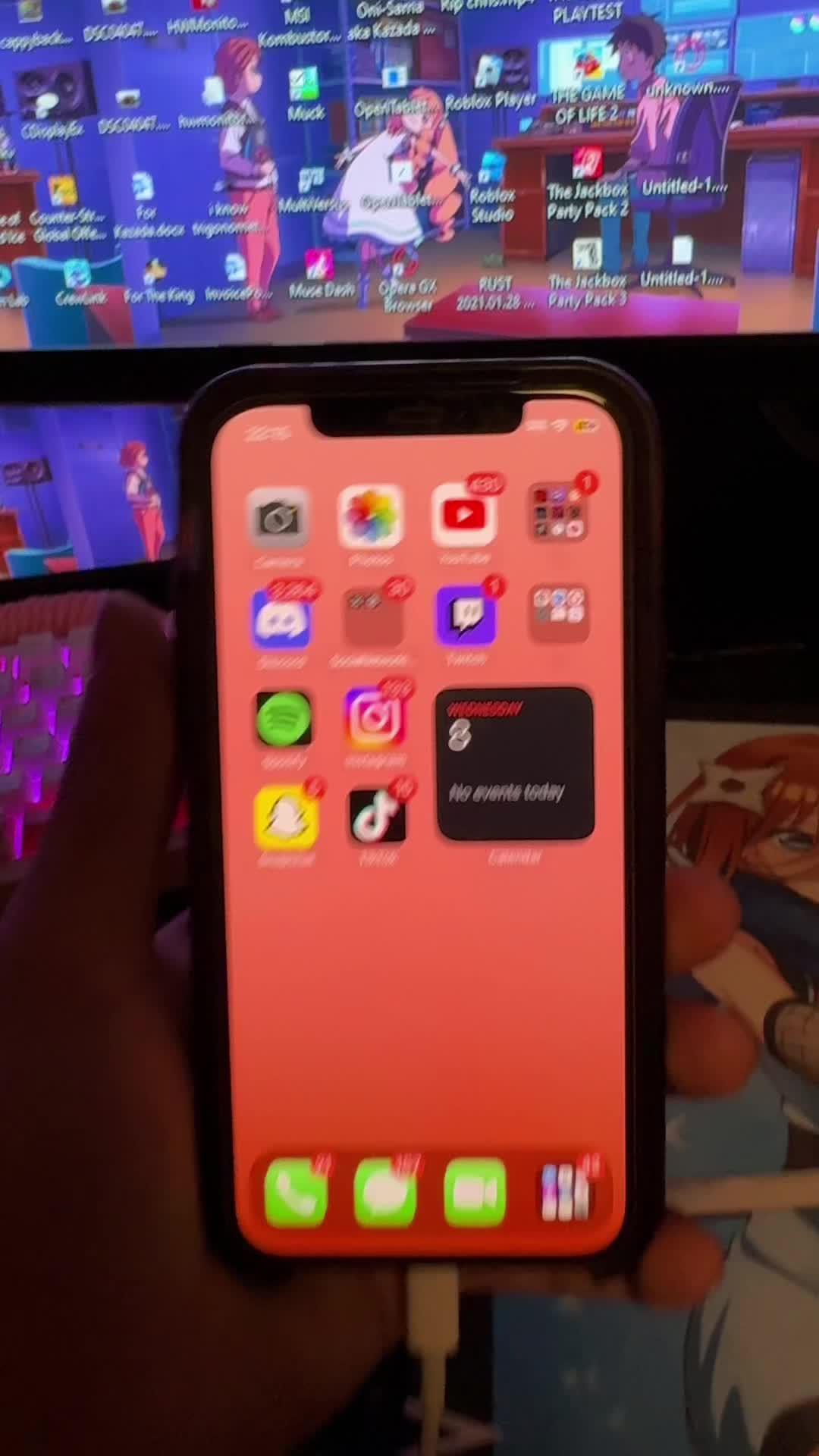 Set exclusive widgets & themes for your Phone!