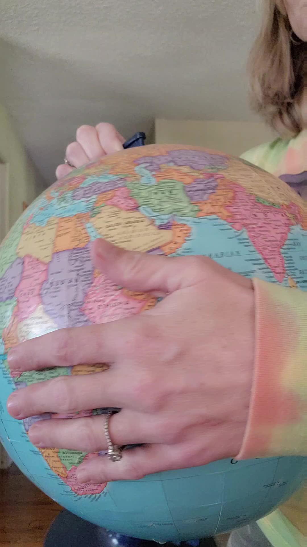 Explore your neighborhood with Playsee!