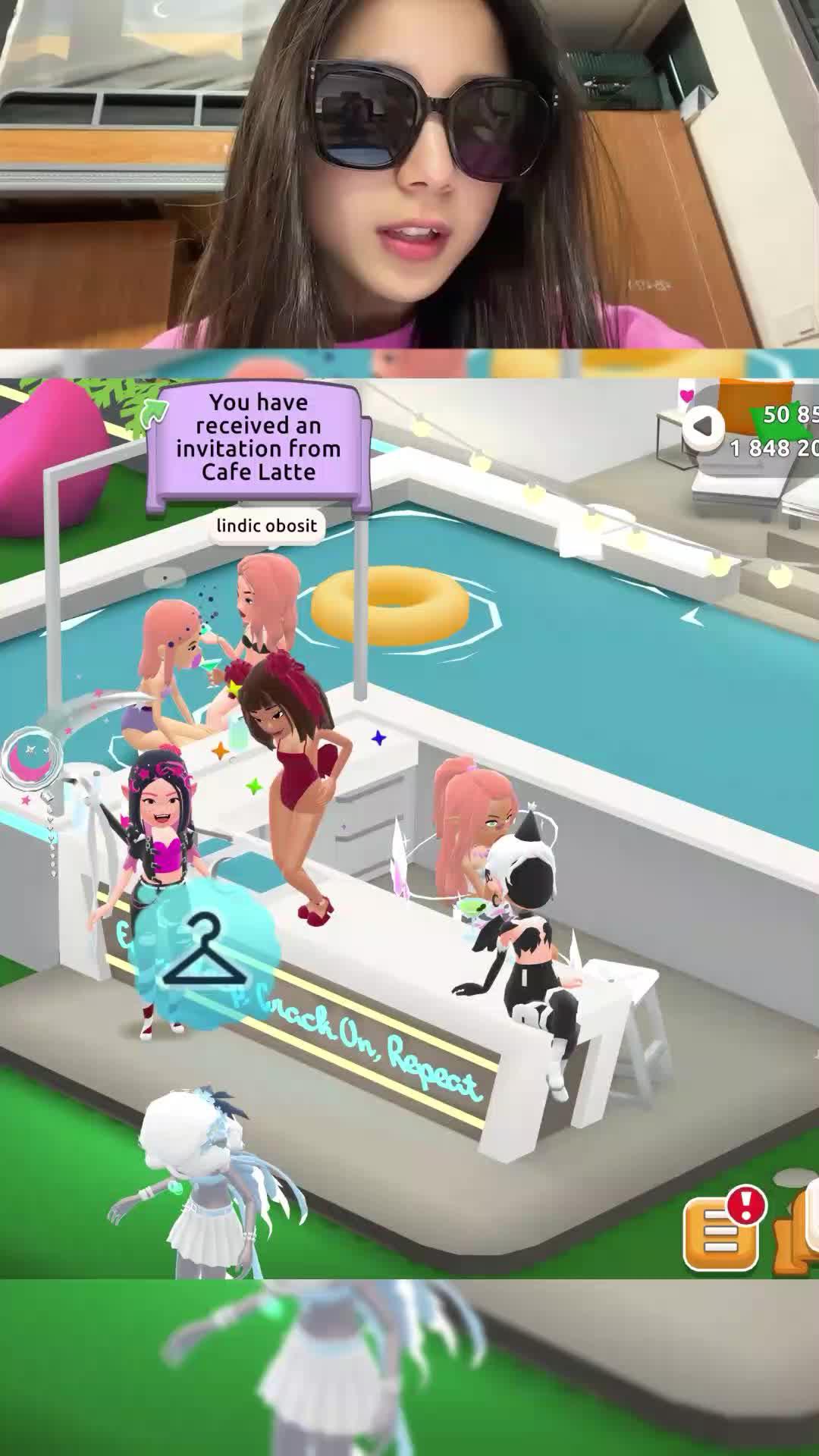 Create your dream 3D avatar, have fun with friends, chat live, and have social adventure!