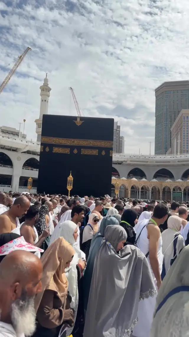 أفضل الصدقات هي سقيا الماء 💧💙 والان يمديك توزع ماء بساحات الحرم🕋  من تطبيق ينابيع ببيتك وانت ببيتك 📲👌🏼 @تطبيق ينابيع  'اعلان' 