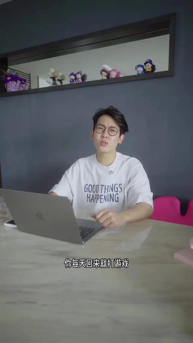 从不打游戏的我，遇到了Zara真的让我的世界增添了不少色彩！ 试试【全民Party】全新线上音乐格斗玩法。肯定能够拉近彼此的距离！ 【全民Party】 这次推出了全新，組隊互K歌友對决。让你和你的朋友一起唱high翻。 可以到App Store/Google Play Store下载【全民Party】。让我们一起唱吧。 #全民Party