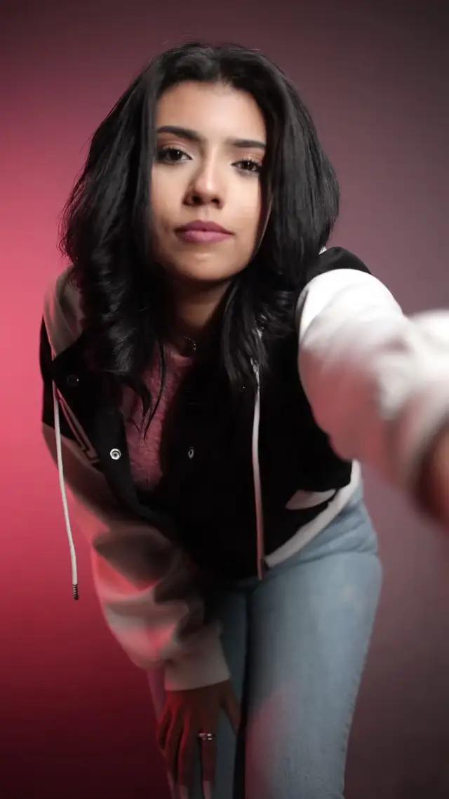 الدردشة الصوتية في الوقت الحقيقي وحفلات الغرف الجماعية