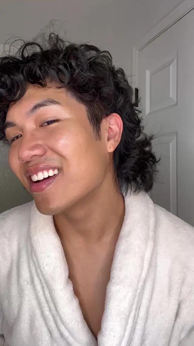 Scopri consigli di skincare con i Reels. Iscriviti su Instagram.