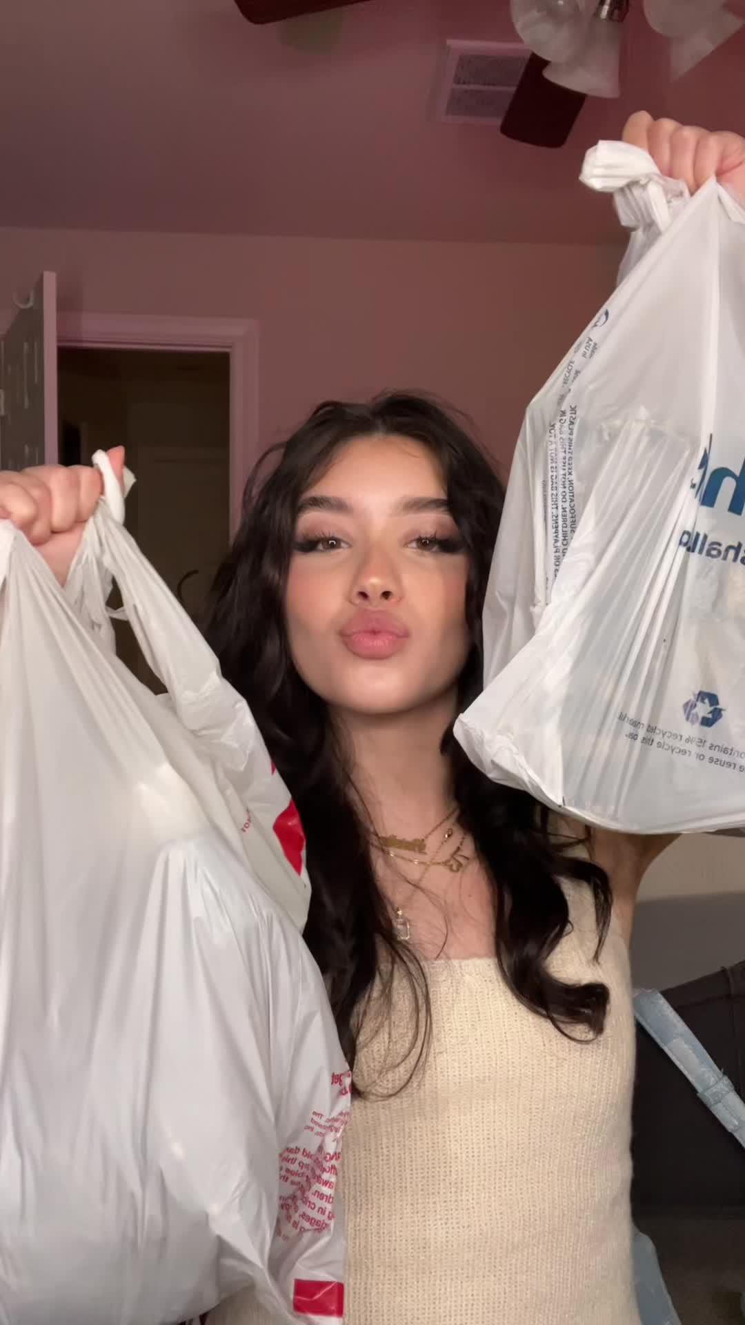 best way to get CASH BACK while shopping!! im so excited to use this #rakuten #greenscreenvideo #greenscreen #ad