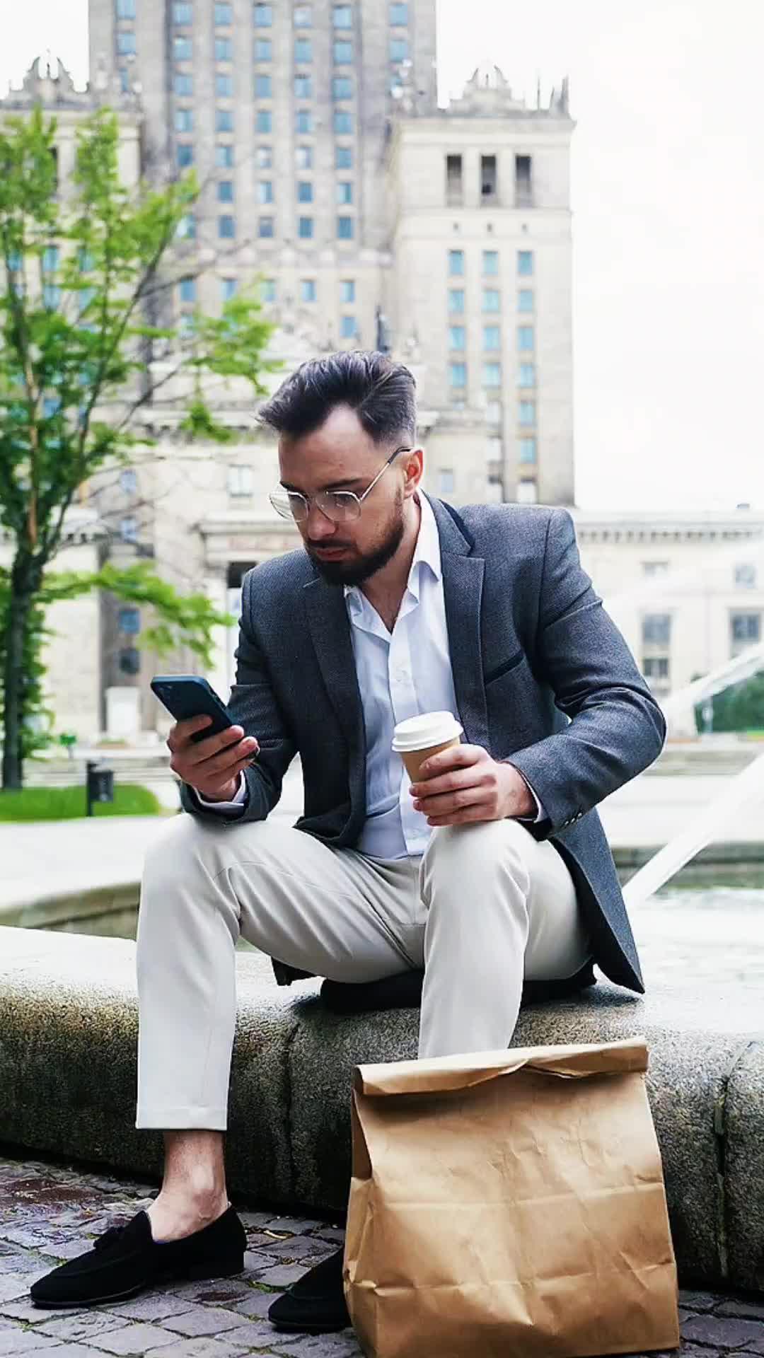 Live psychic reading First 3 mins FREE.Ask about love, relationship,future,career&family privately.