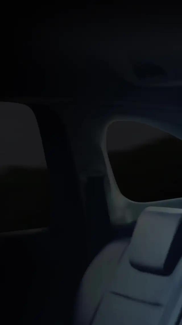 Nikmati perjalanan dengan mobilnya baru, kabinnya luas, AC-nya dingin dari GrabCar Plus! NyAHHHman