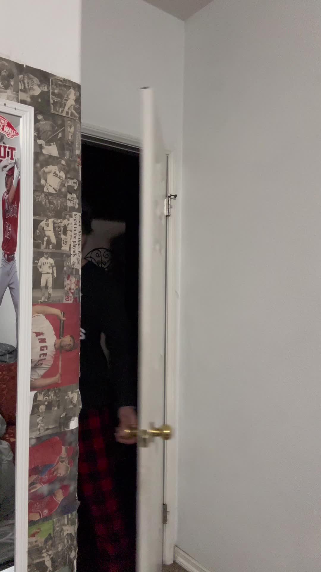 Talk to anyone you want on Linky!