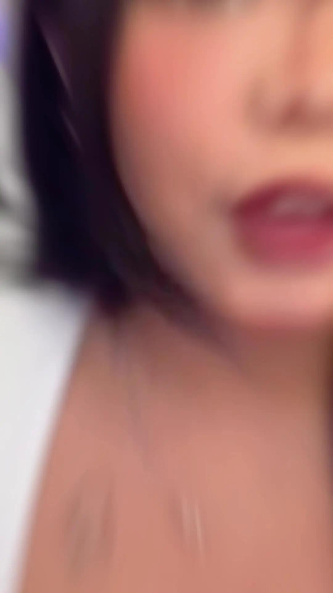 Set exclusive widgets & themes for your Phone!