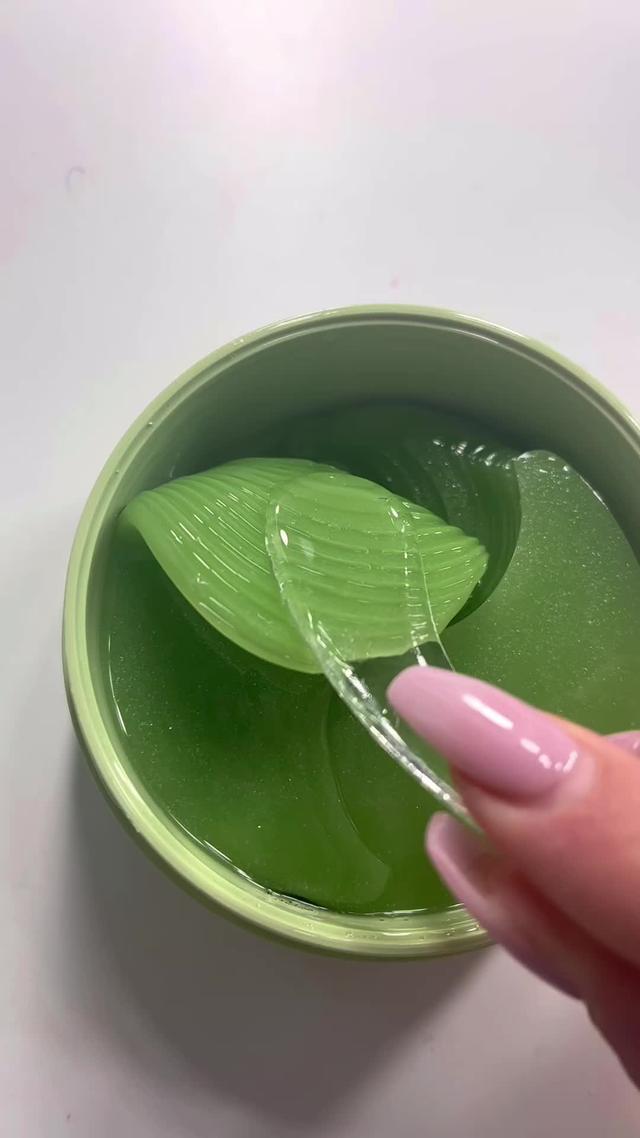 Sign up to get $20 credit toward the Pixi DetoxifEYE Depuffing Eye Patches