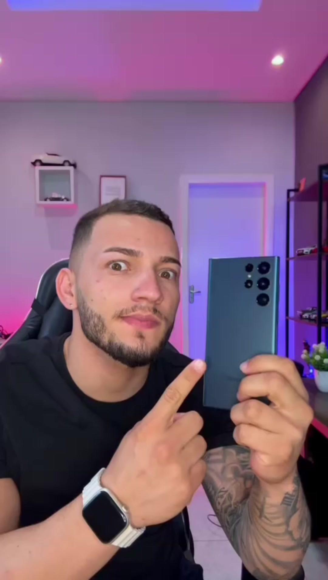 Internet de graça no seu Android? O navegador Opera, além de tornar sua navegação mais rápida e segura, te DÁ INTERNET! Baixe agora e aproveite! Não se esqueça de consultar os termos e condições em rewards.opera.com/terms