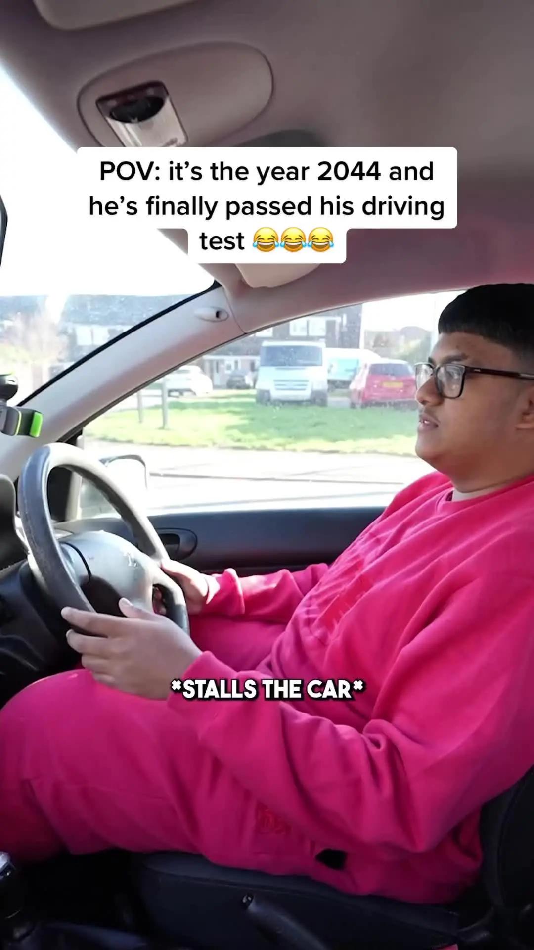 The 👑 of driving 😂 @Cuvva #fyp #foryou #foryoupage #explore #explorepage #trending #viral #funny #driving #drivinglessons #explore #explorepage 