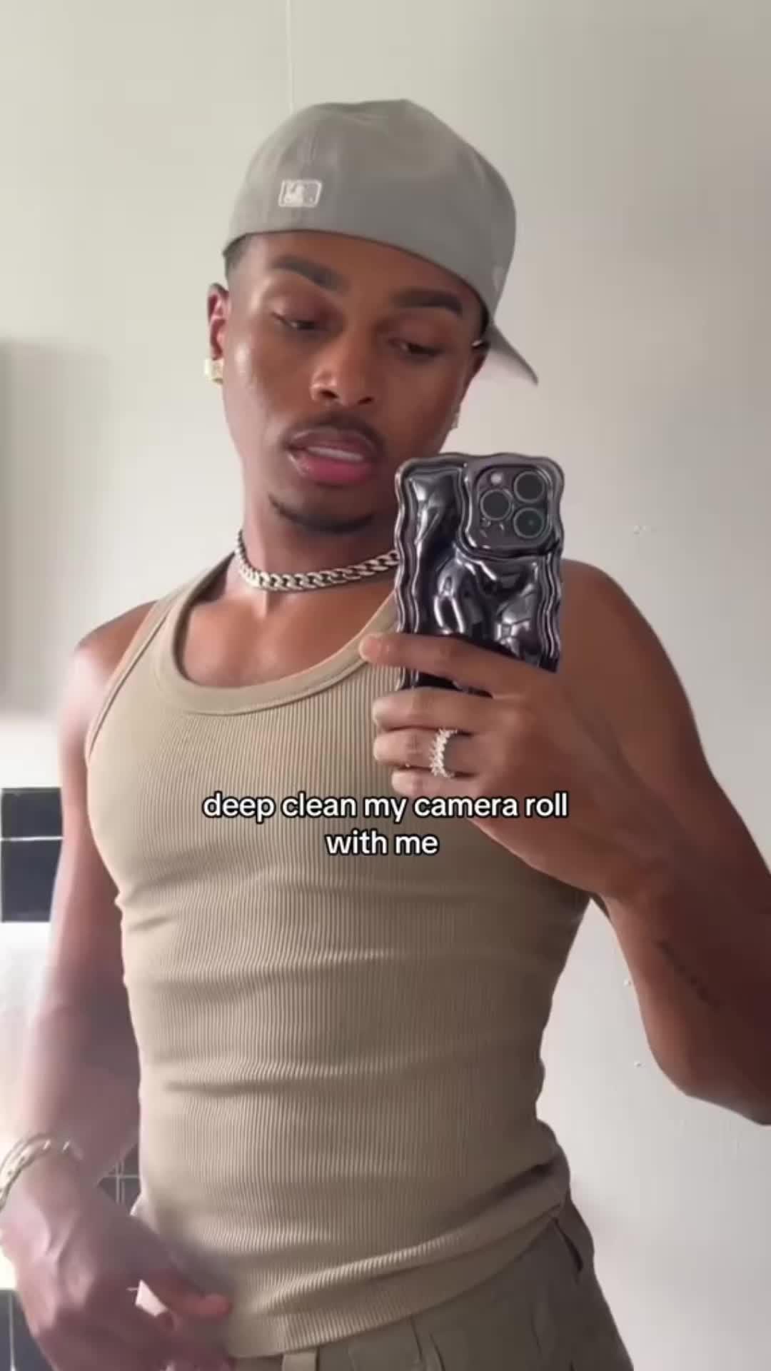 #fyp #swipewipe #cameraroll #springclean #phonehacks #camerarollswipe #iphonestorage