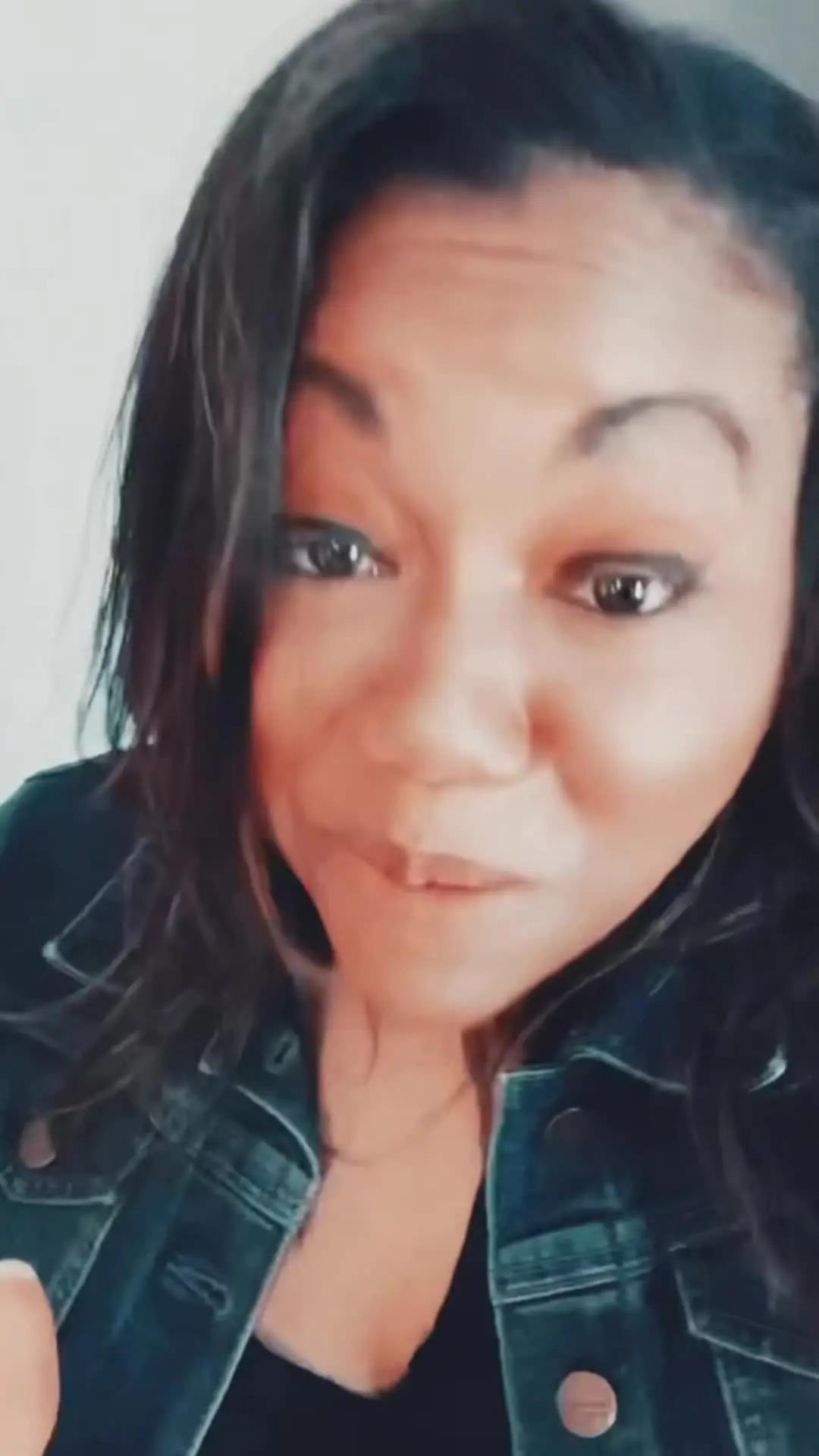 Learn the basics step-by-step - from reading sheet music to playing with both hands!