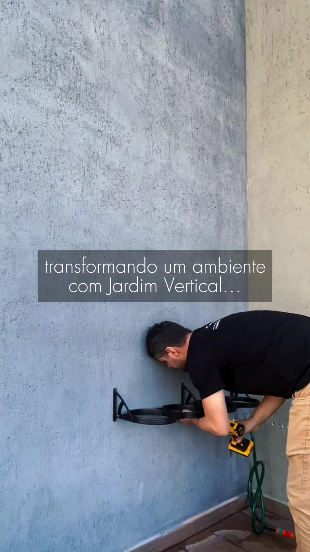 Kit 4 Módulos Jardim Vertical Greenplast 1 Metro + Irrigação