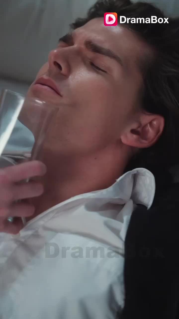 Love, intrigue, and a werewolf's secret! 'Flash Marriage with My Werewolf Husband'