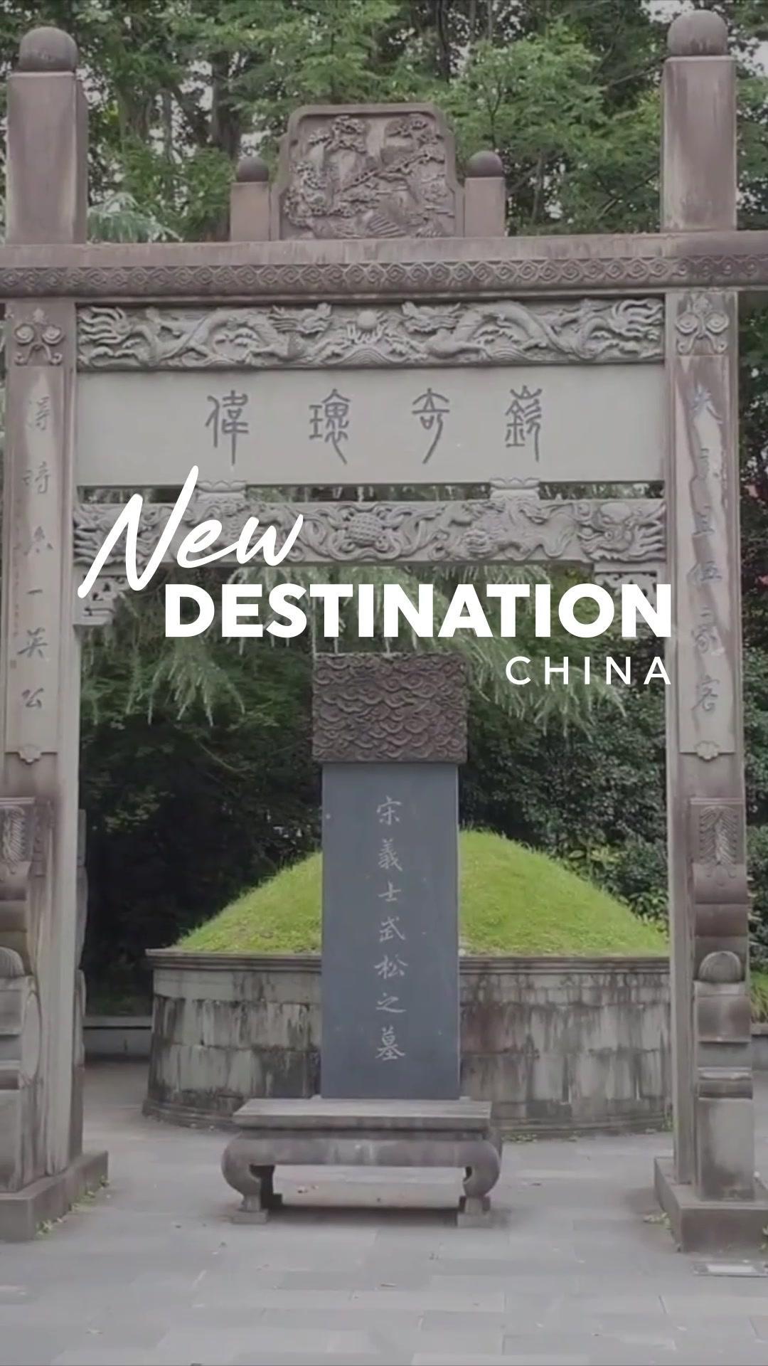 Yuk, eksplor rute destinasi wisata baru di China bersama Golden Rama. Golden Rama Friends bisa melihat keunikan Wangxian Cliff Town, sebuah kota yang berada di lembah, lengkap dengan rumah-rumah yang menggantung pada tebingnya.  Kunjungi juga Xi Hu Lake yang tidak hanya dikenal akan pemandangan indahnya, namun juga terkenal akan legenda ular putihnya. Tertarik ingin liburan ke destinasi wisata tersebut? Pesan tour-nya di Golden Rama! Informasi lebih lanjut hubungi #tanyaGRETA di WhatsApp 081511221133. Selalu jadikan Golden Rama Tours & Travel pintu gerbang Anda menuju destinasi yang luar biasa!