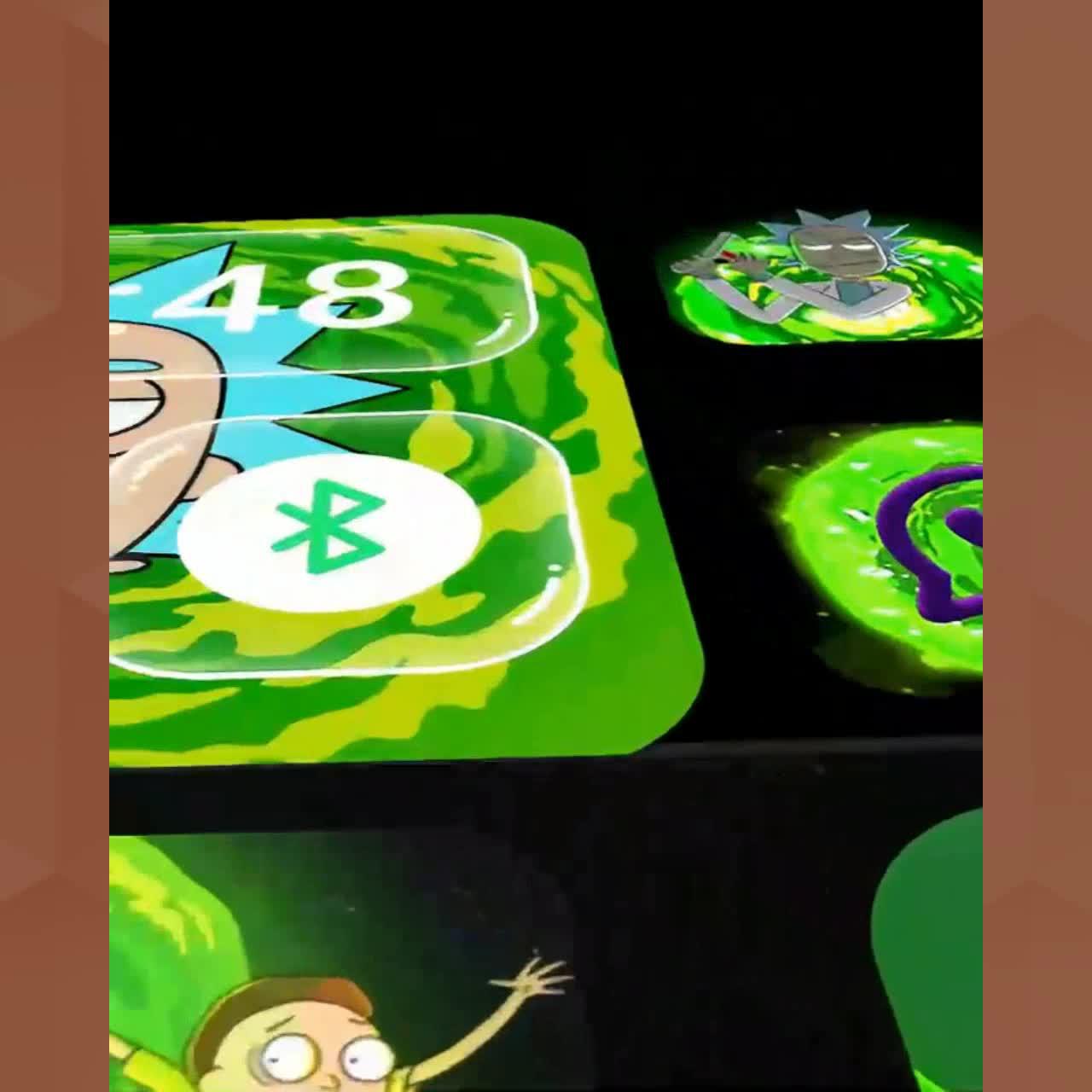 Set exclusive widgets & themes for your Phone!