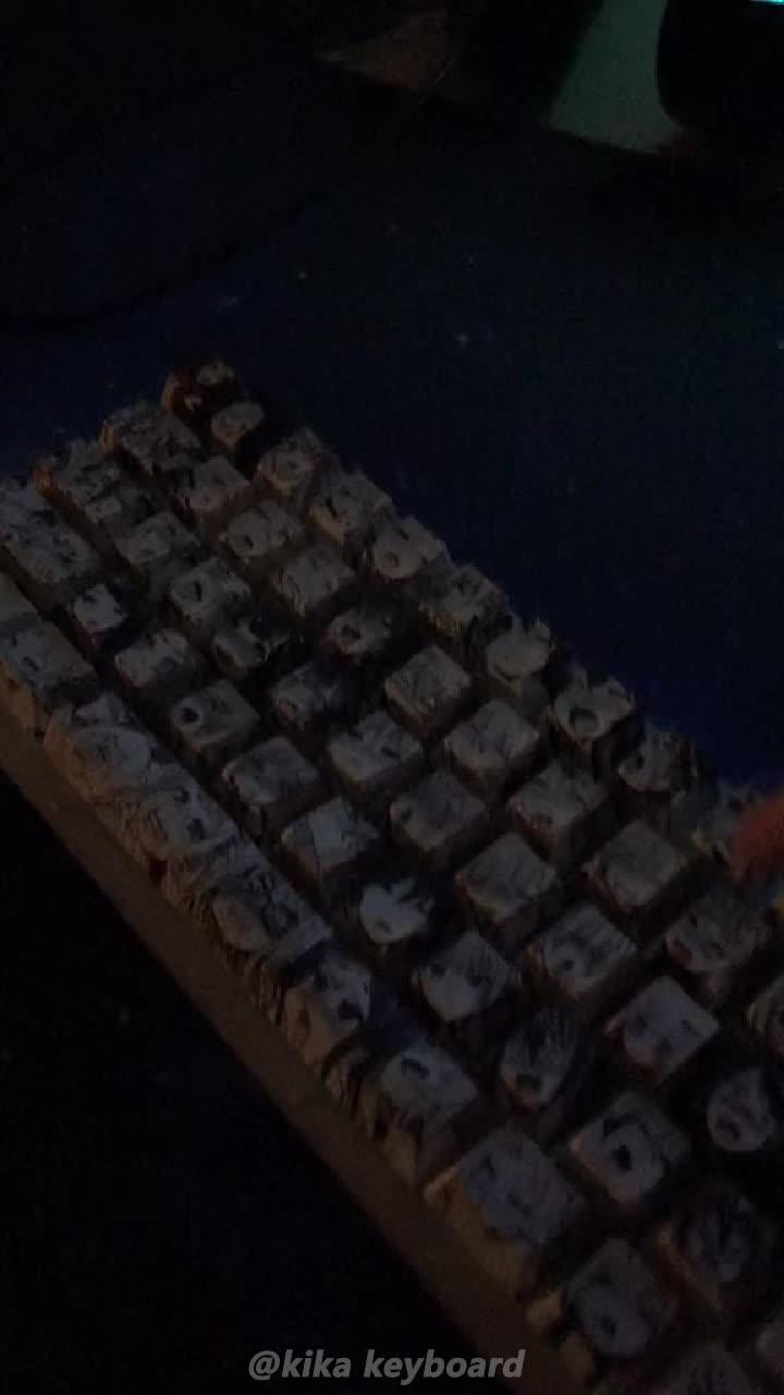 Set exclusive  keyboard& themes for your Phone!